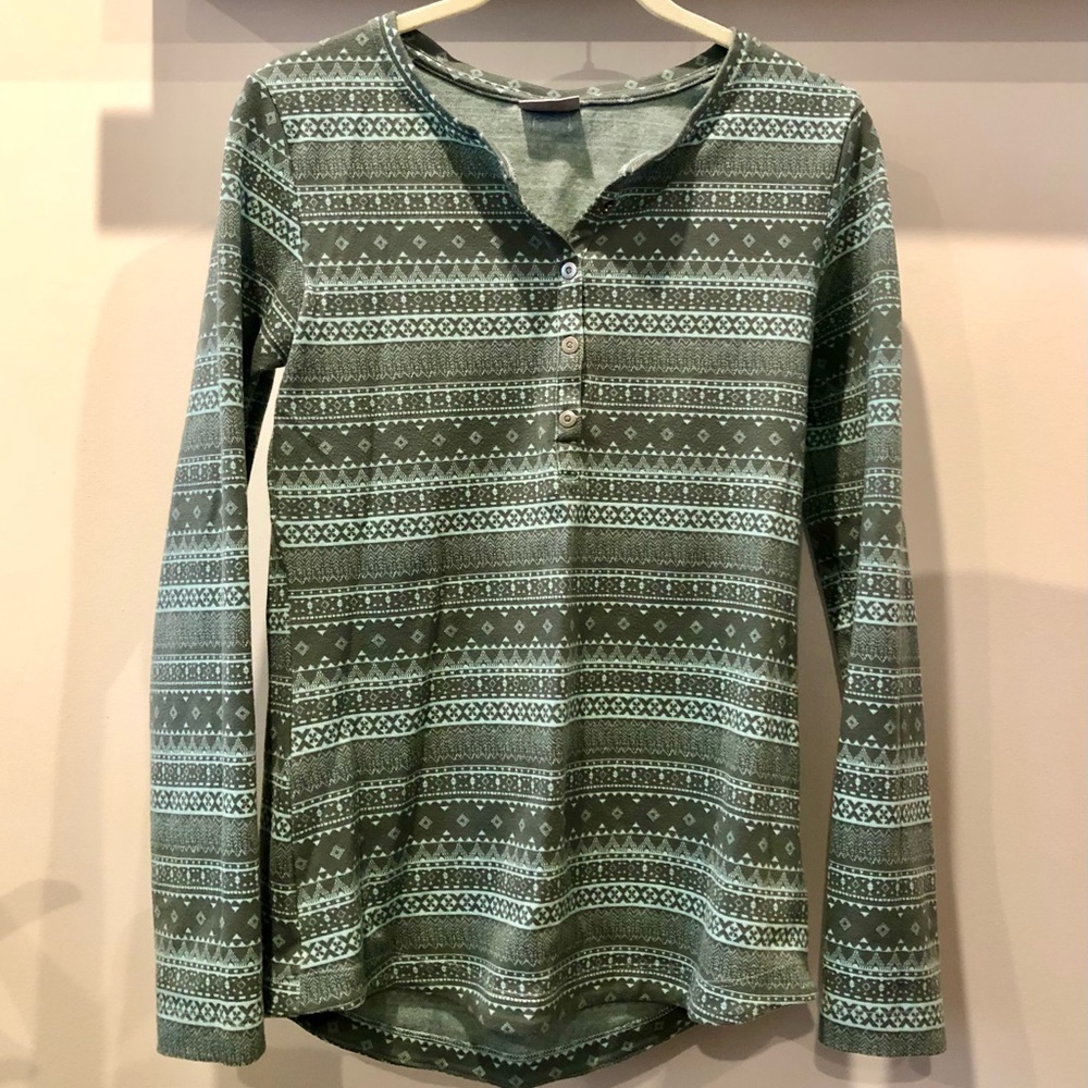 Womens Colombia long sleeve top.